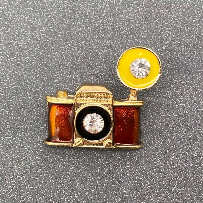 A BIT EXTRA - Vintage Camera Brooch